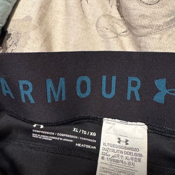 Under Armour Women's HeatGear Armour Print Capri size XL EUC - Picture 5 of 7